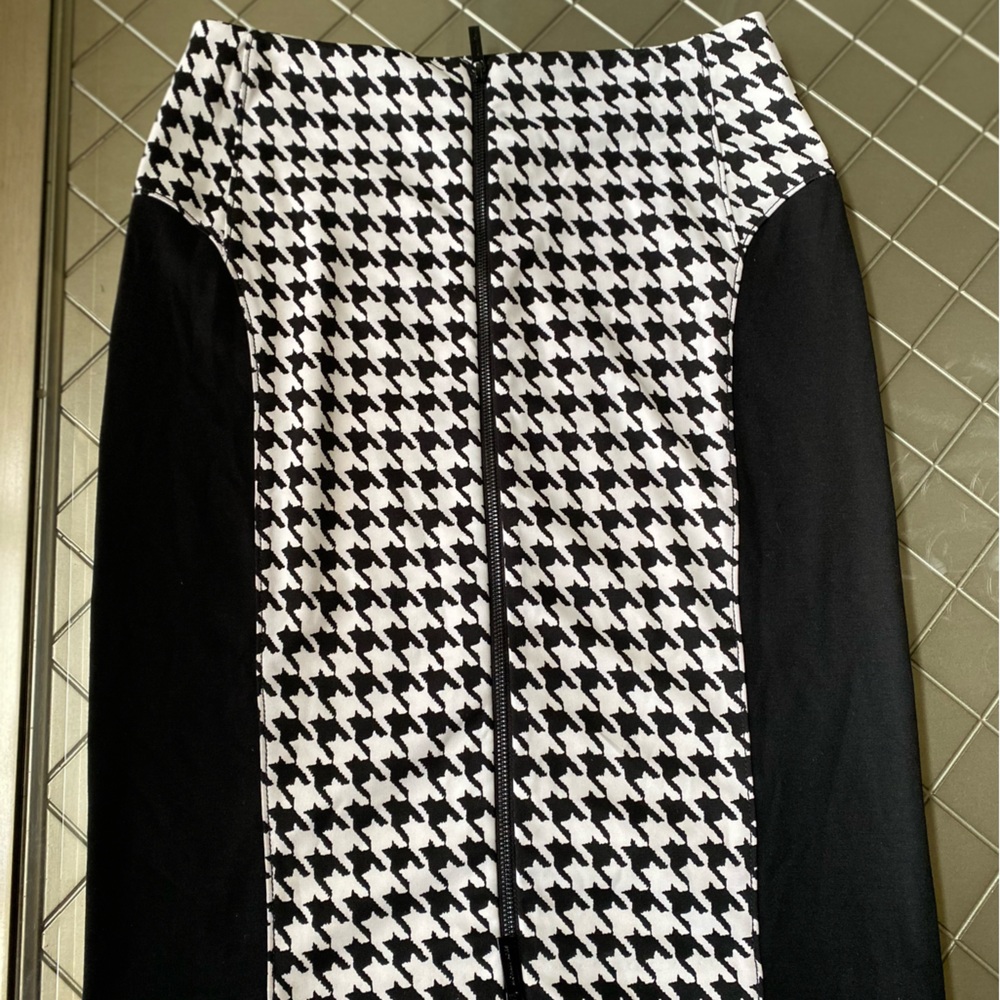 Michael Kors Black and White Houndstooth skirt